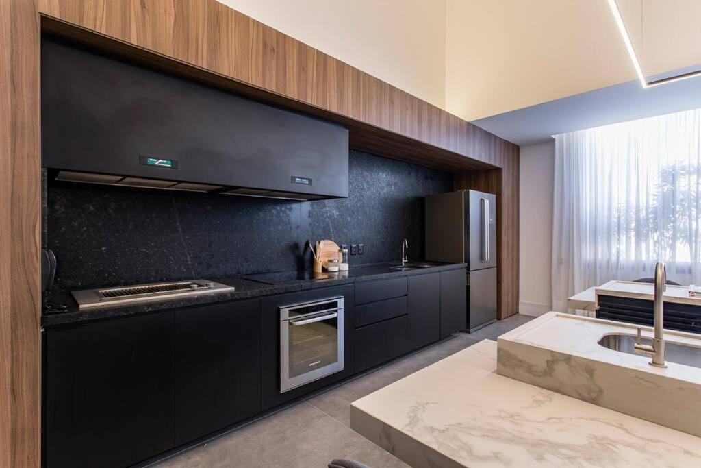 Apartamento alto padrão 1 dorm, ótima localização