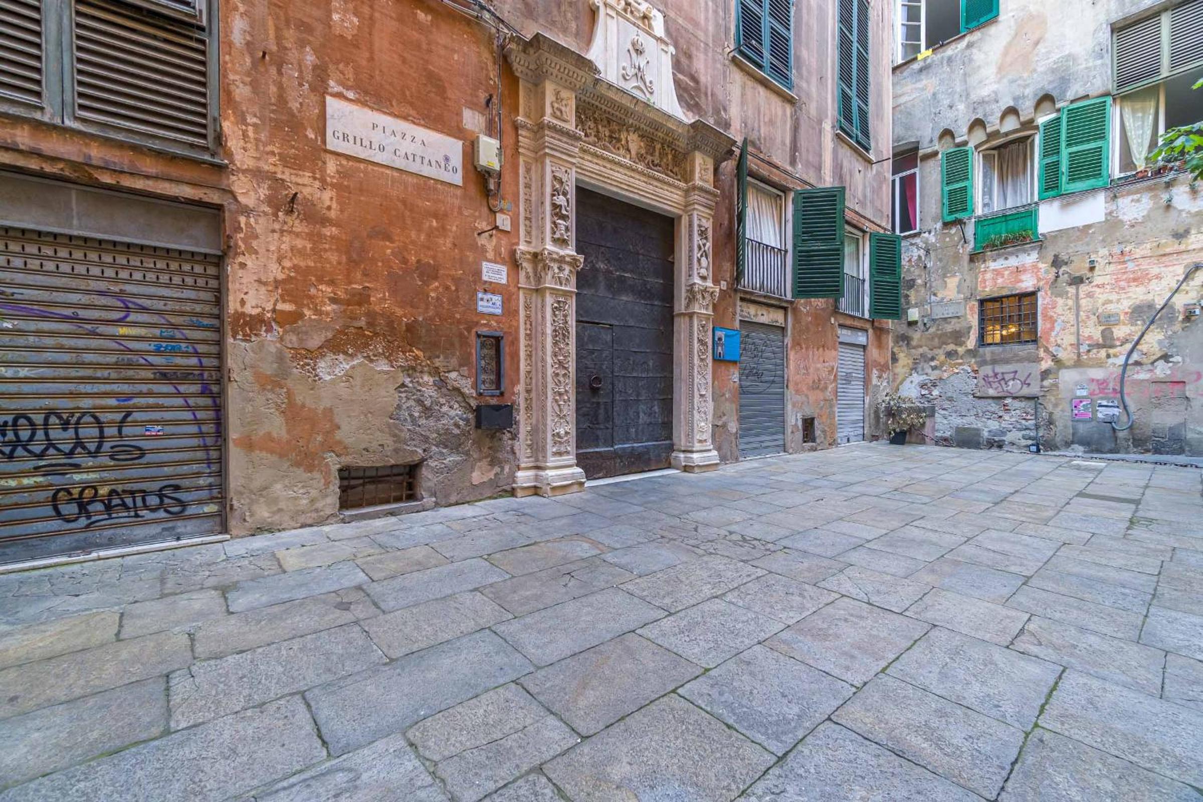 GuestHost - Grillo Cattaneo Central Studio