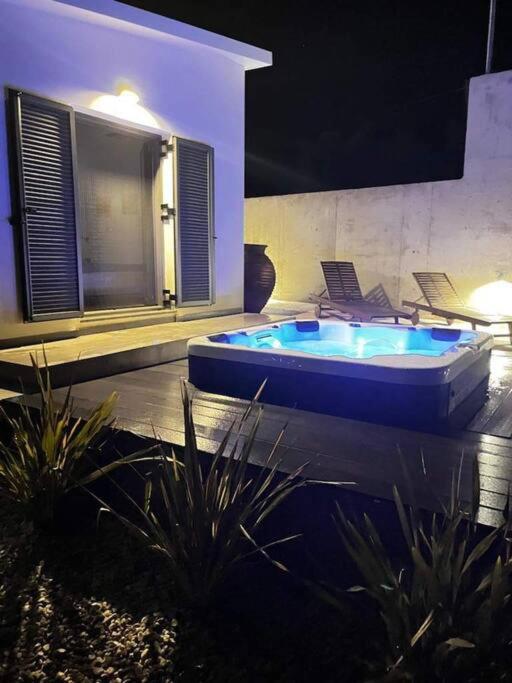 Ek Ornelakis, Luxury Country House with Jacuzzi view 4