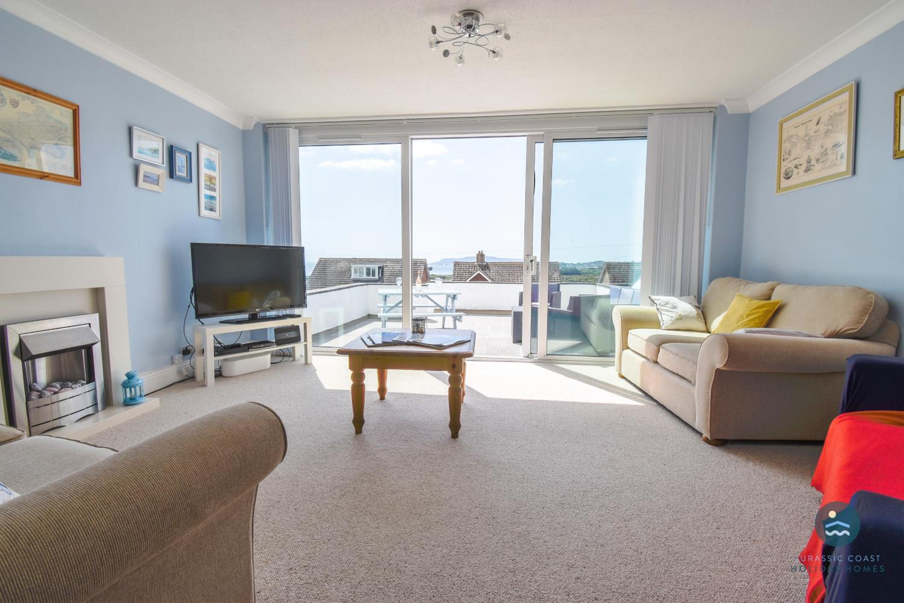 Pebble House - Sea views parking family friendly view 4