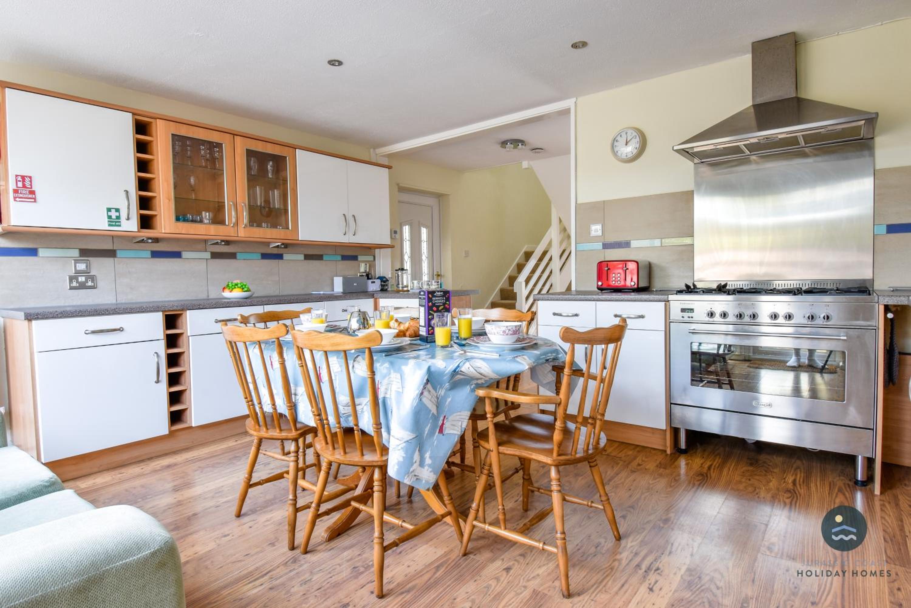 Pebble House - Sea views parking family friendly view 5