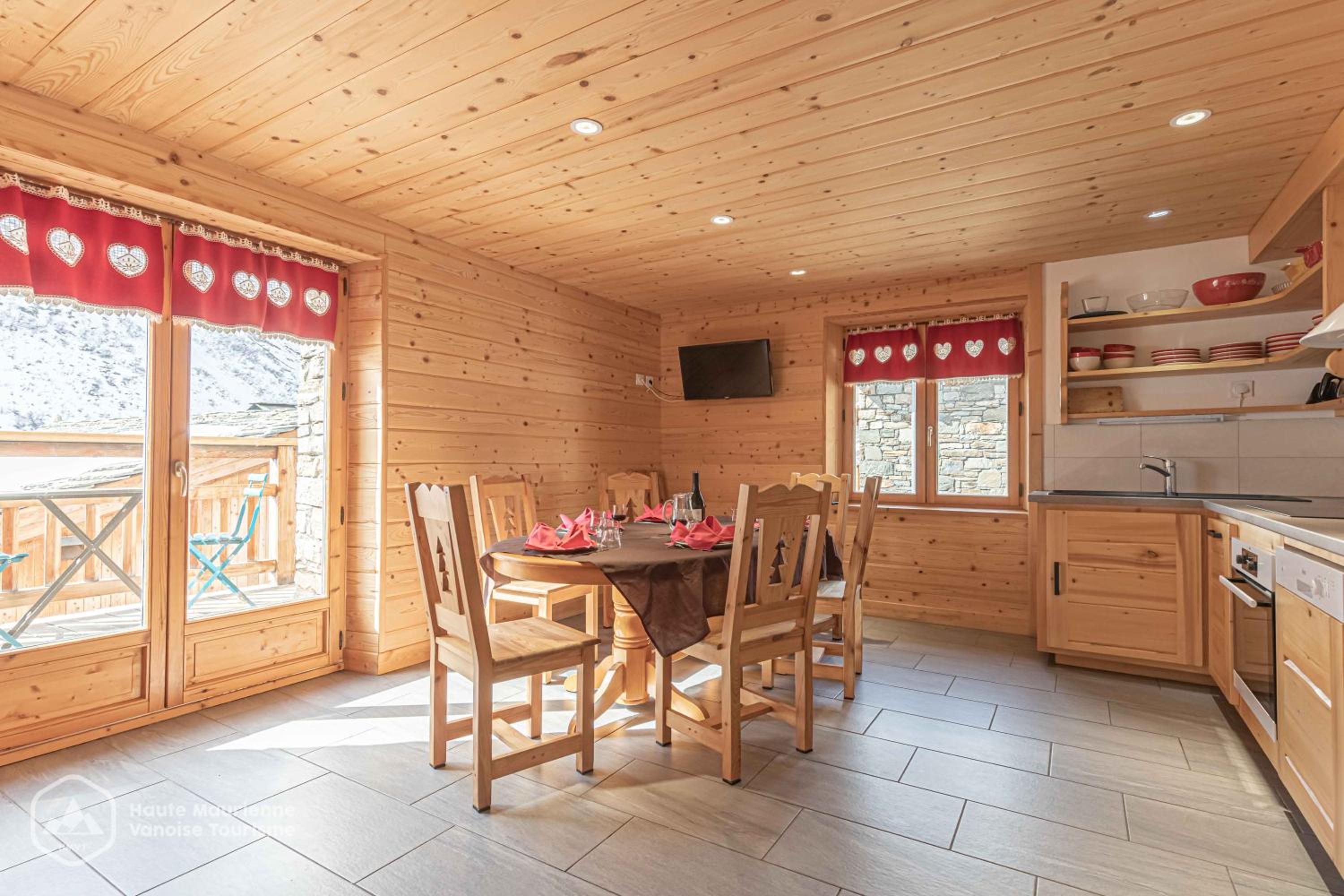 Chalet Le Bois Joli view 5