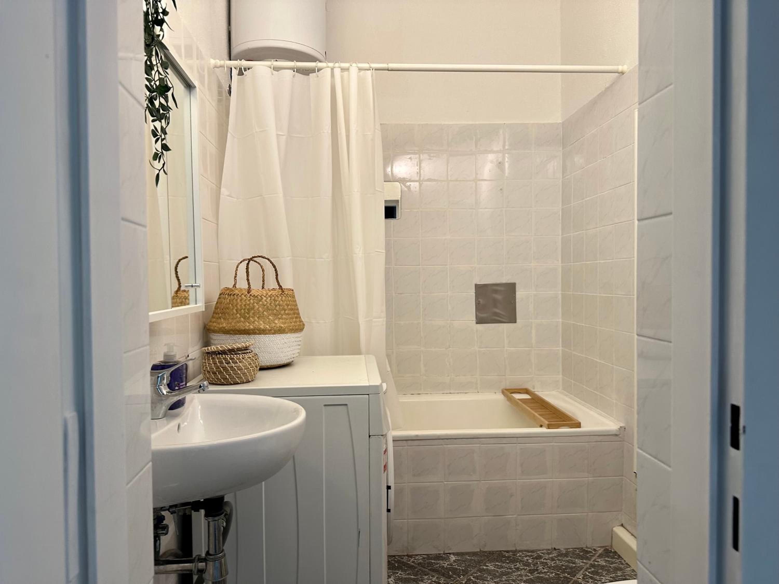 Spacious Apartments, 3 min to U1 Reumannplatz
