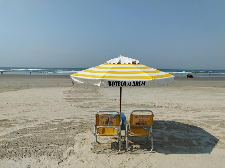 Lindíssima Casa pertiiiiiinho da Praia