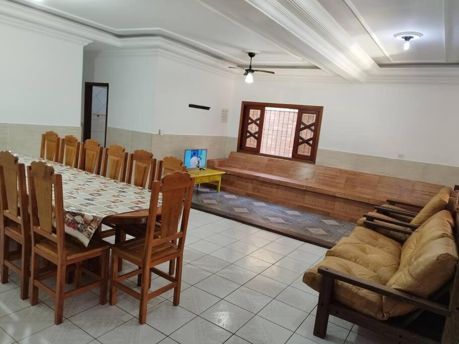 Lindíssima Casa pertiiiiiinho da Praia