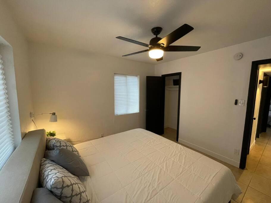zzz Msg for 5 percent off zzz 3Bed 1Bath KingKingQueenBeds House MidtownPHX view 4