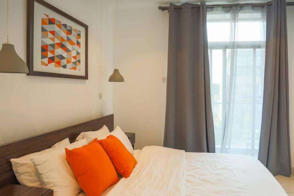 Empire 2 Bedroom Apartment @Embassy Gardens view 2