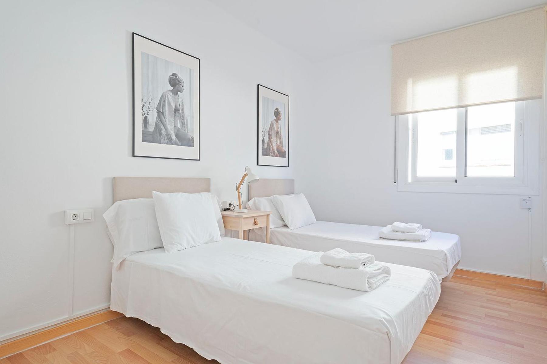 The White Flats Les Corts
