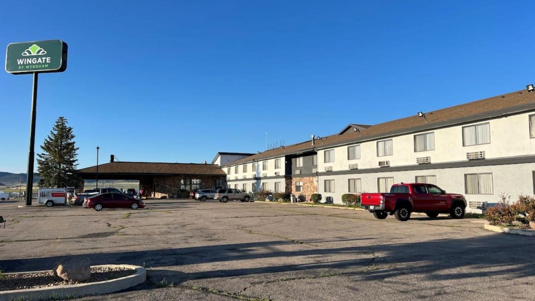 Beaver Vacations - Wingate by Wyndham Beaver I-15 - Property Image 11