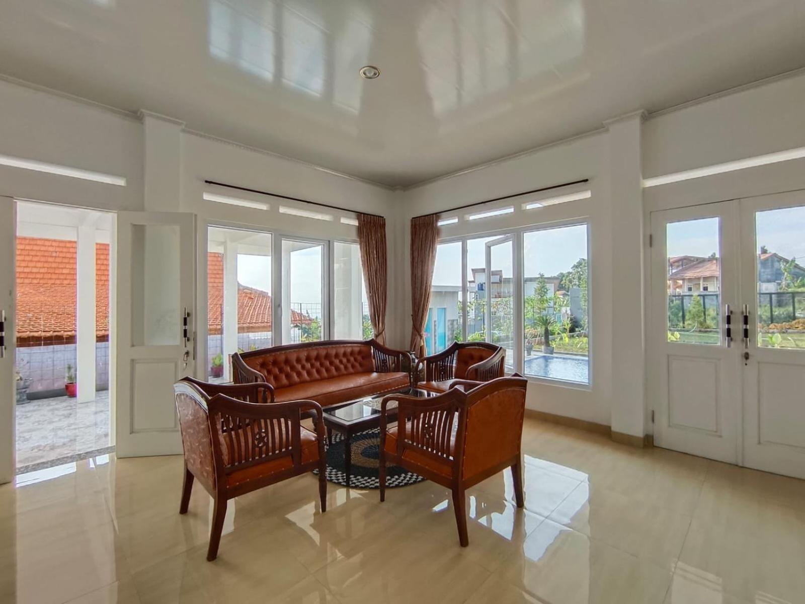 Villa Cisarua KB Isyana view 5