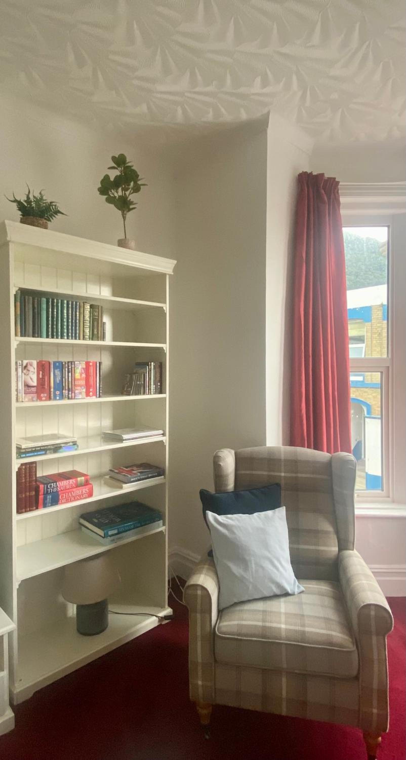Peaceful Coastal Apartment