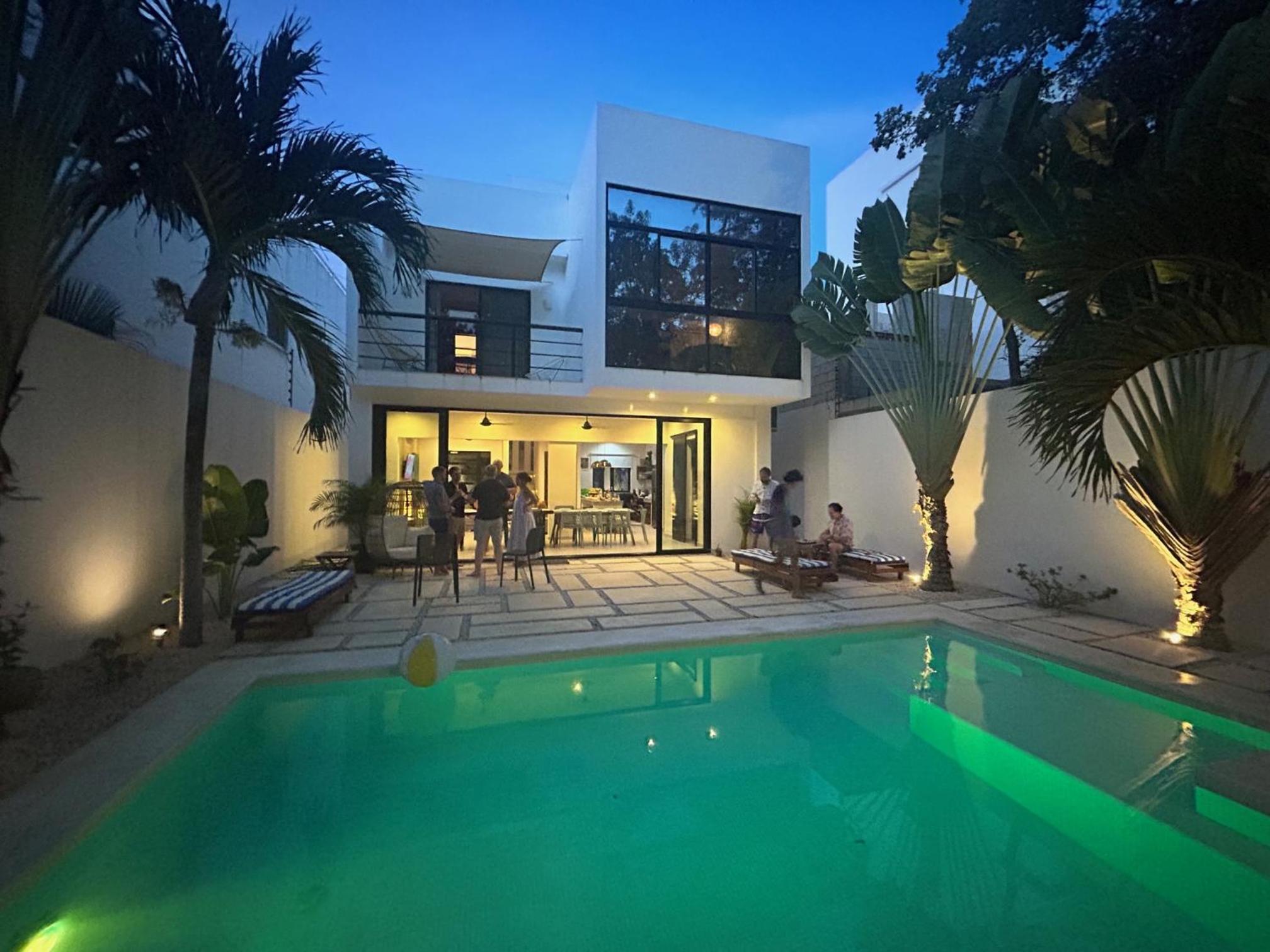 Wonderful Tropical Home 3BR, Garden, Private Pool.