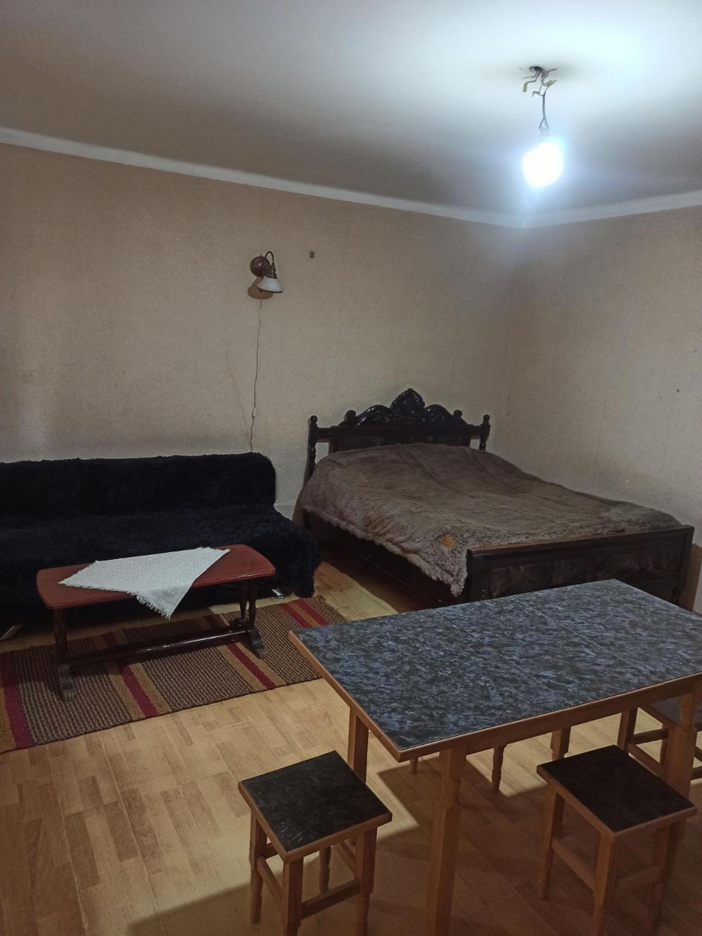 Lela's apartment