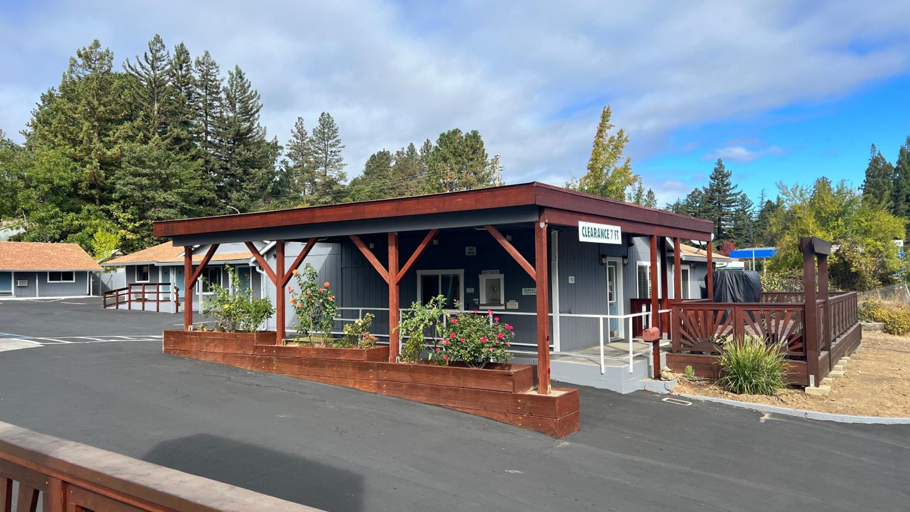 Pine Cone Motel