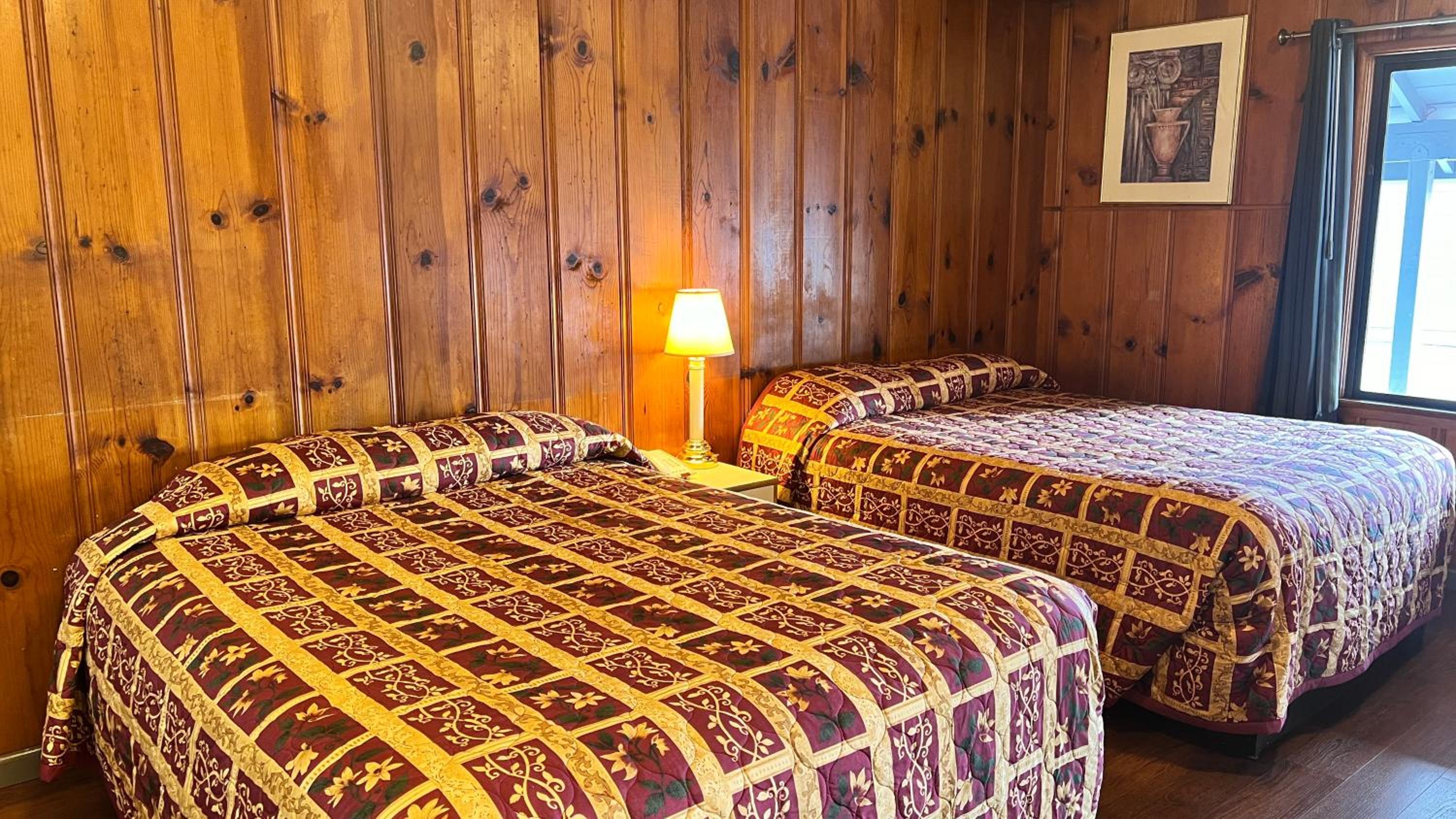 Pine Cone Motel