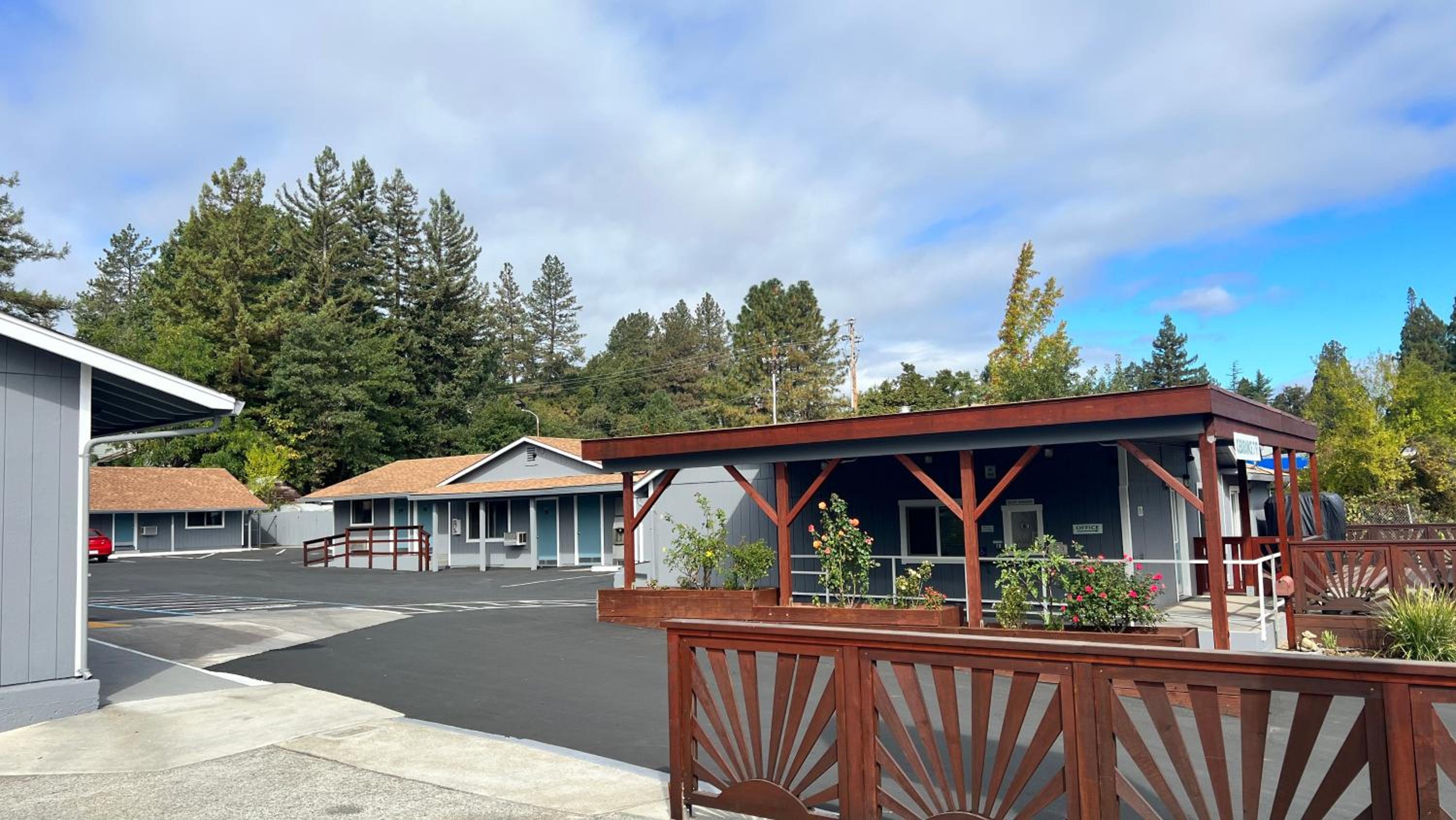 Pine Cone Motel