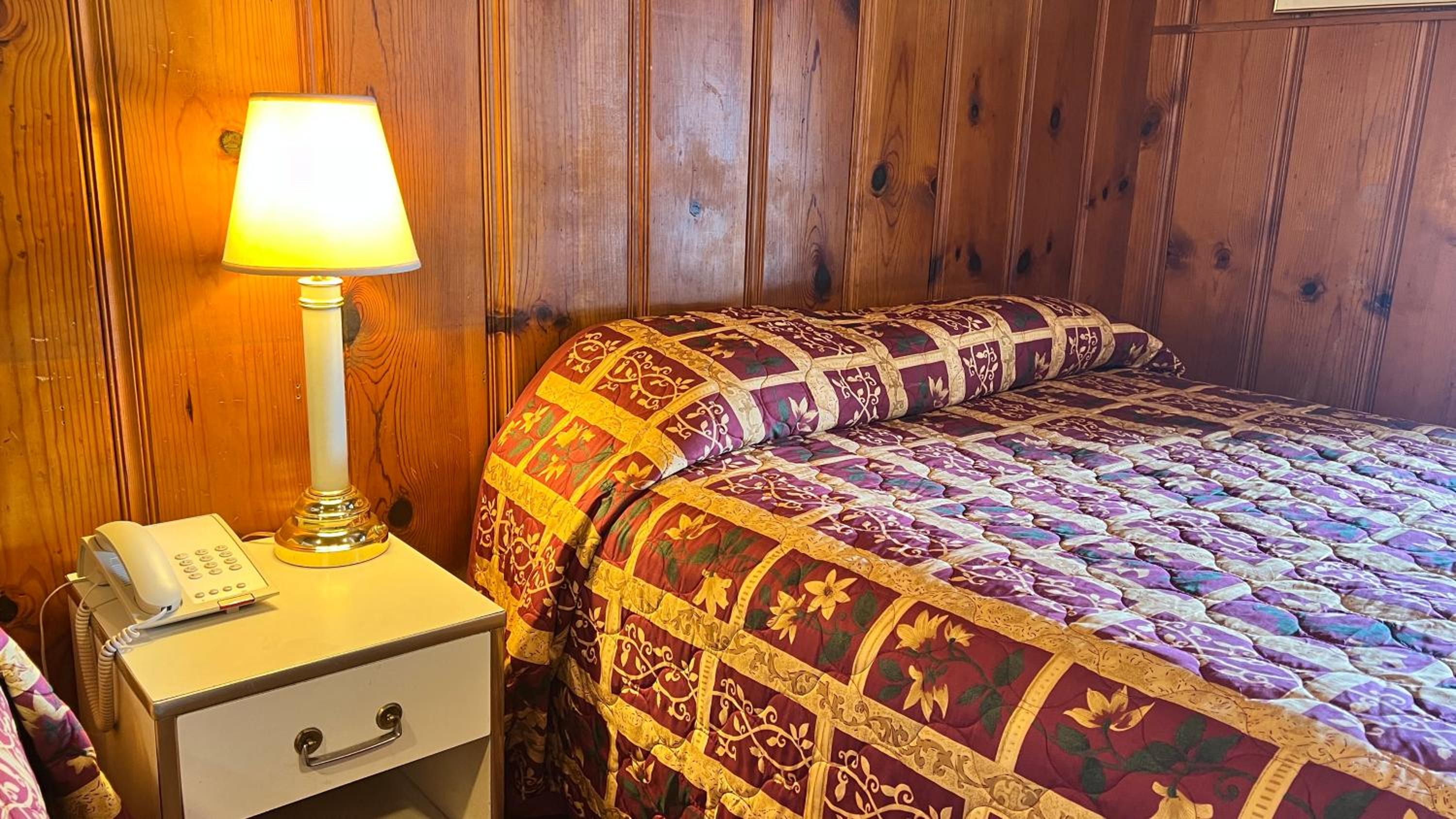 Pine Cone Motel