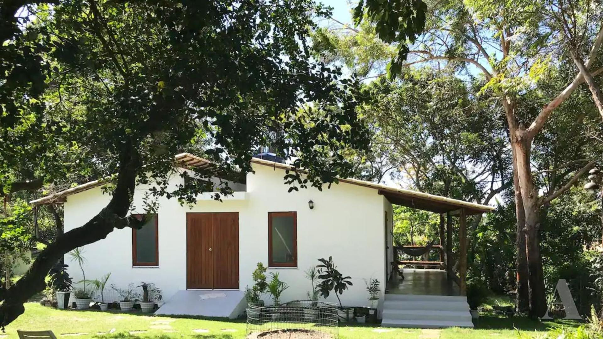 Casa 2 quartos 6 pessoas perto da praia Guarajuba - BA GJB02