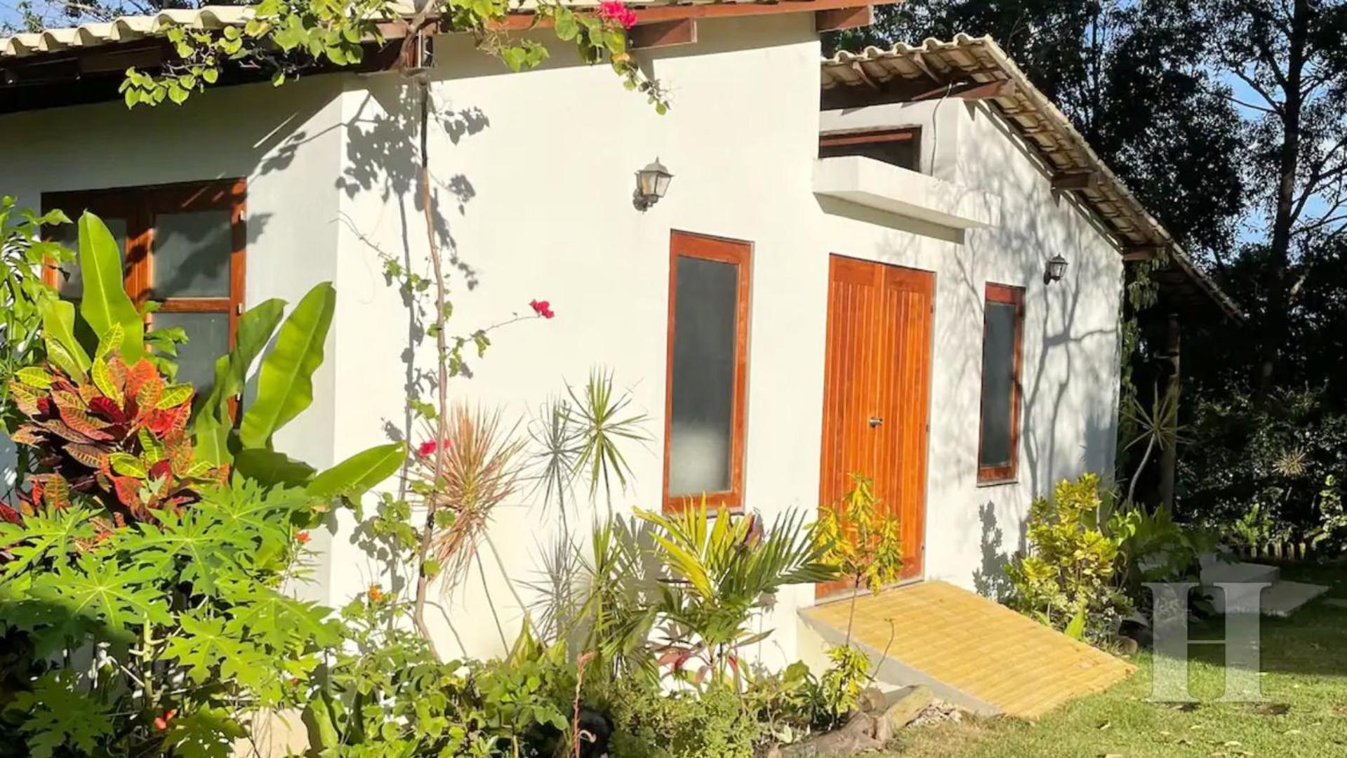 Casa 2 quartos 6 pessoas perto da praia Guarajuba - BA GJB02