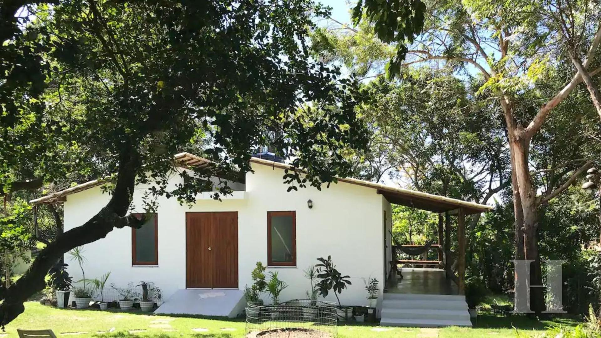 Casa 2 quartos 6 pessoas perto da praia Guarajuba - BA GJB02