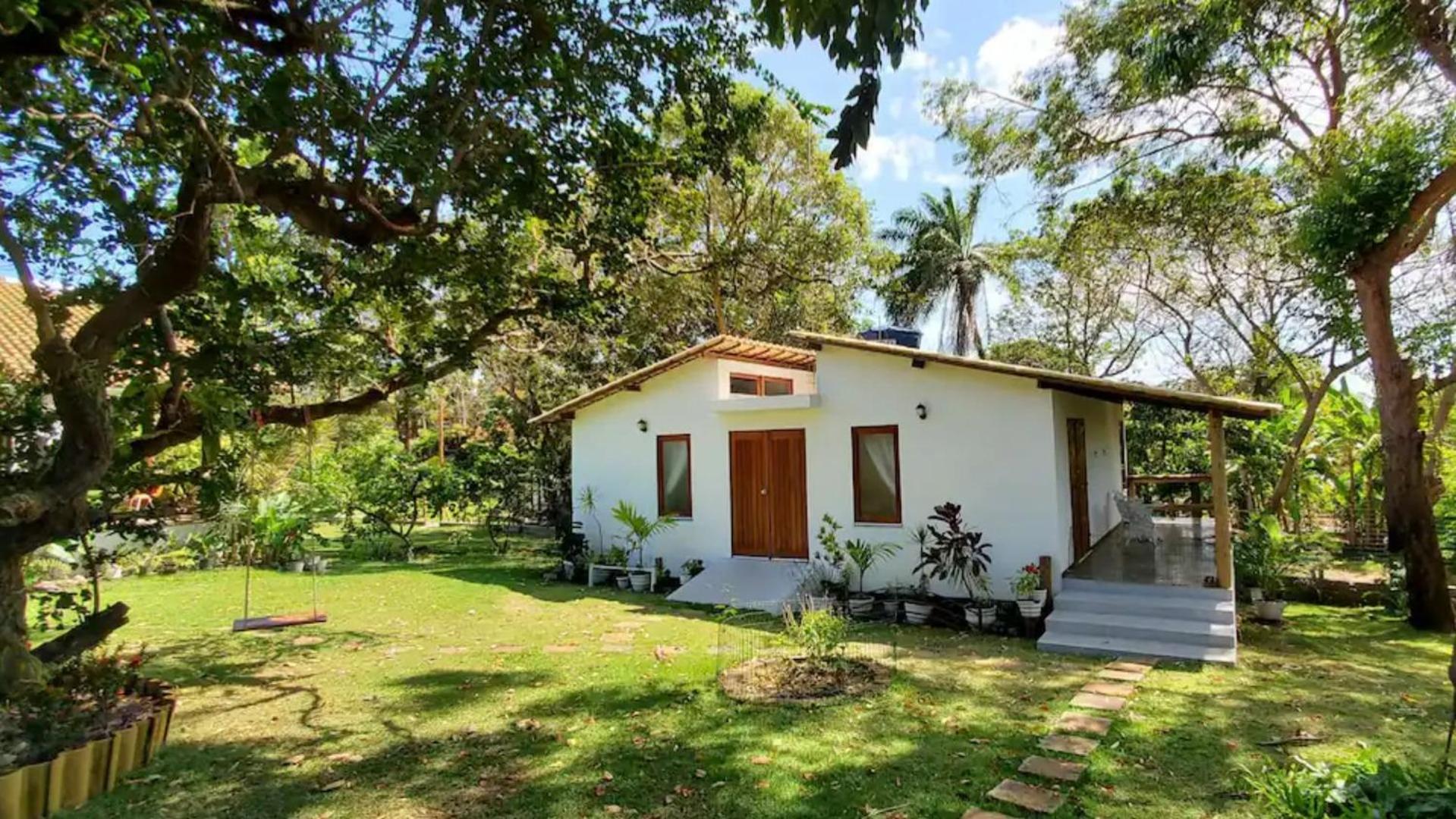 Casa 2 quartos 6 pessoas perto da praia Guarajuba - BA GJB02