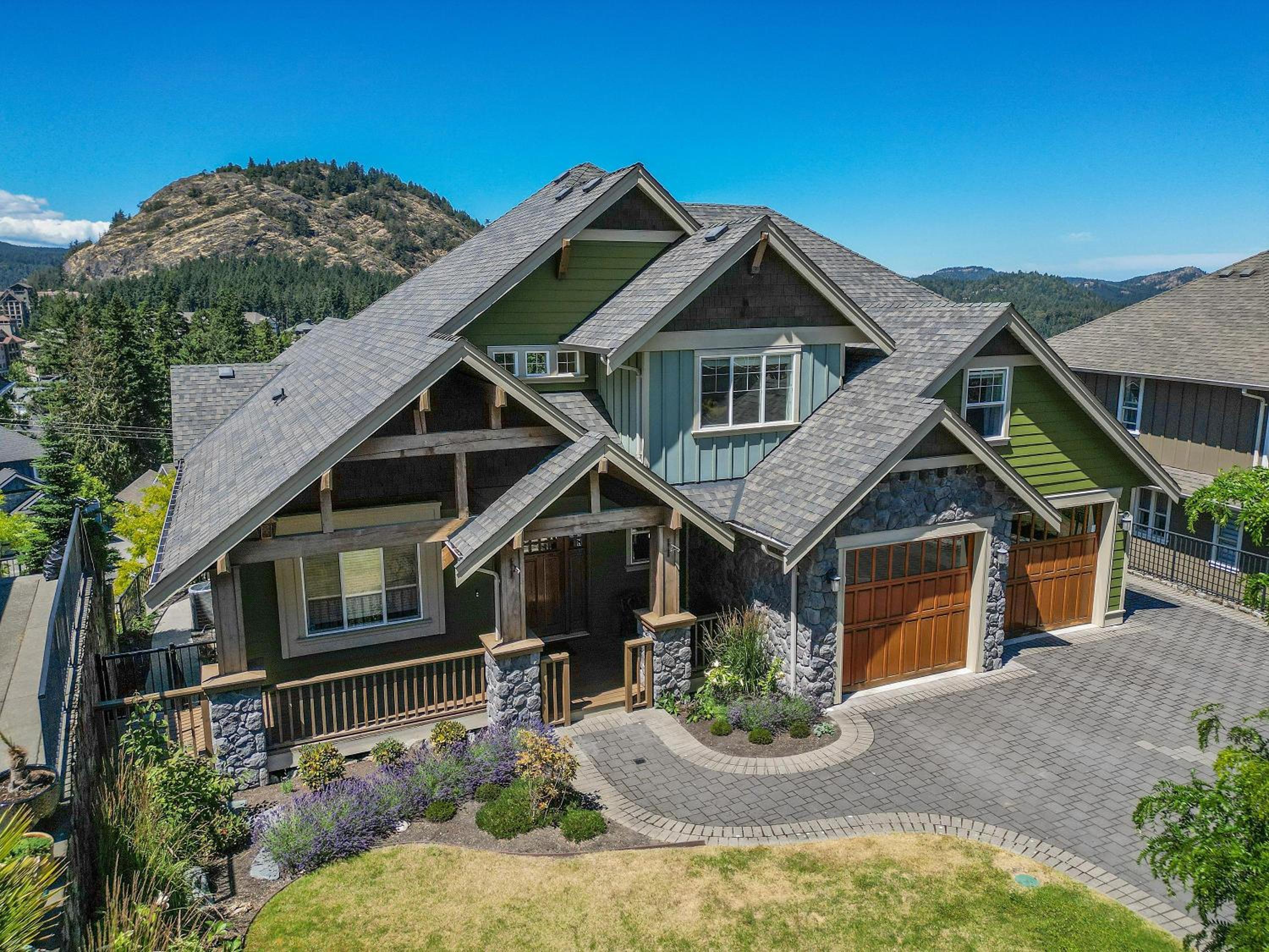 Mount Finlayson View Villa by EMR Vacation Rentals