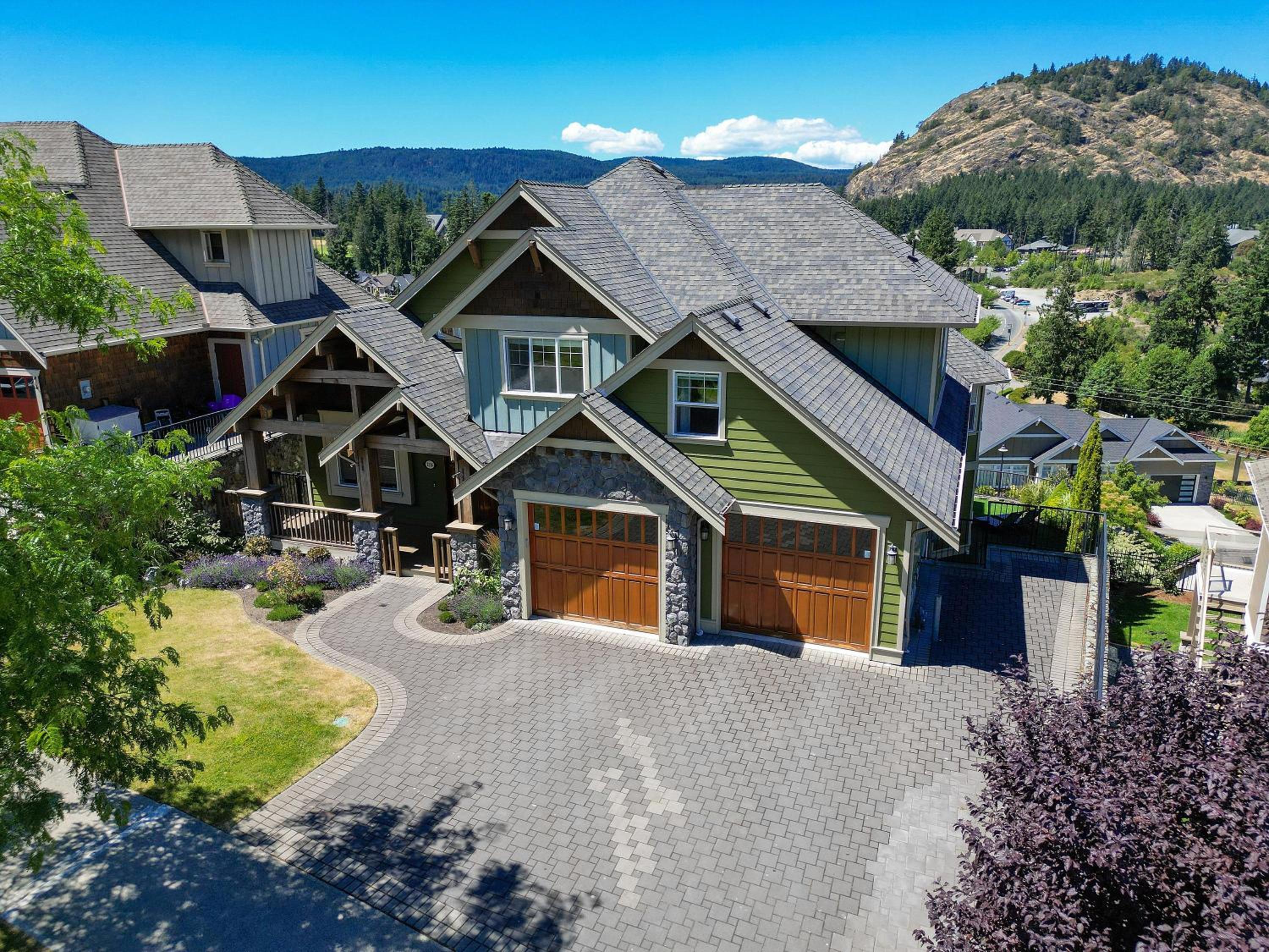Mount Finlayson View Villa by EMR Vacation Rentals