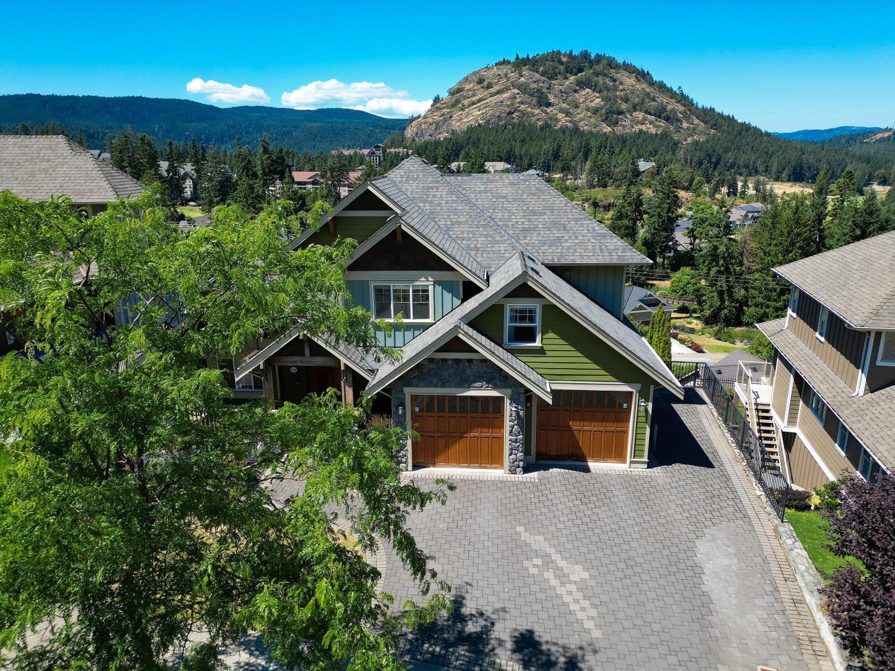 Mount Finlayson View Villa by EMR Vacation Rentals