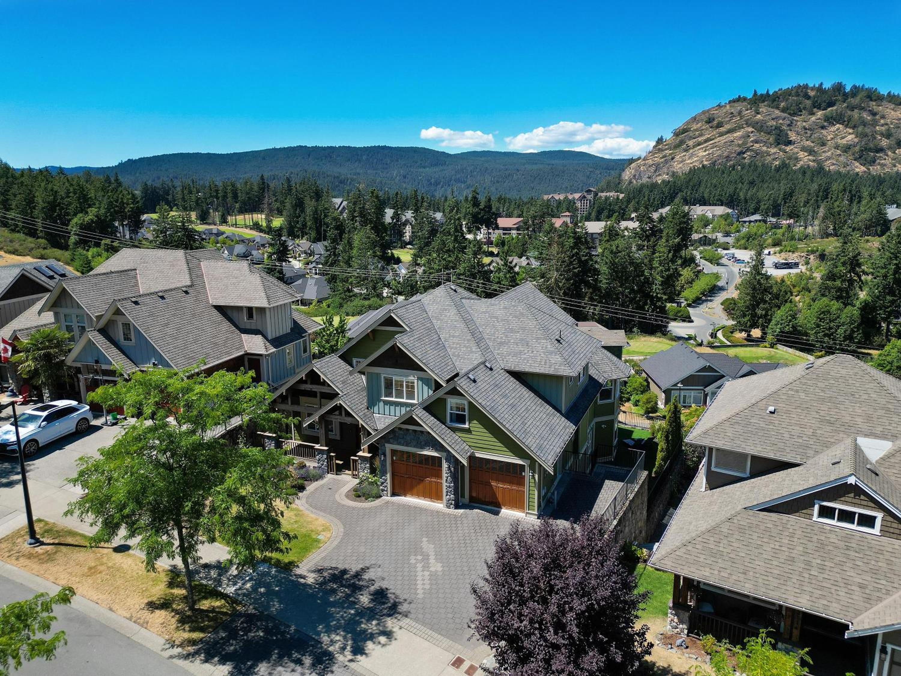Mount Finlayson View Villa by EMR Vacation Rentals