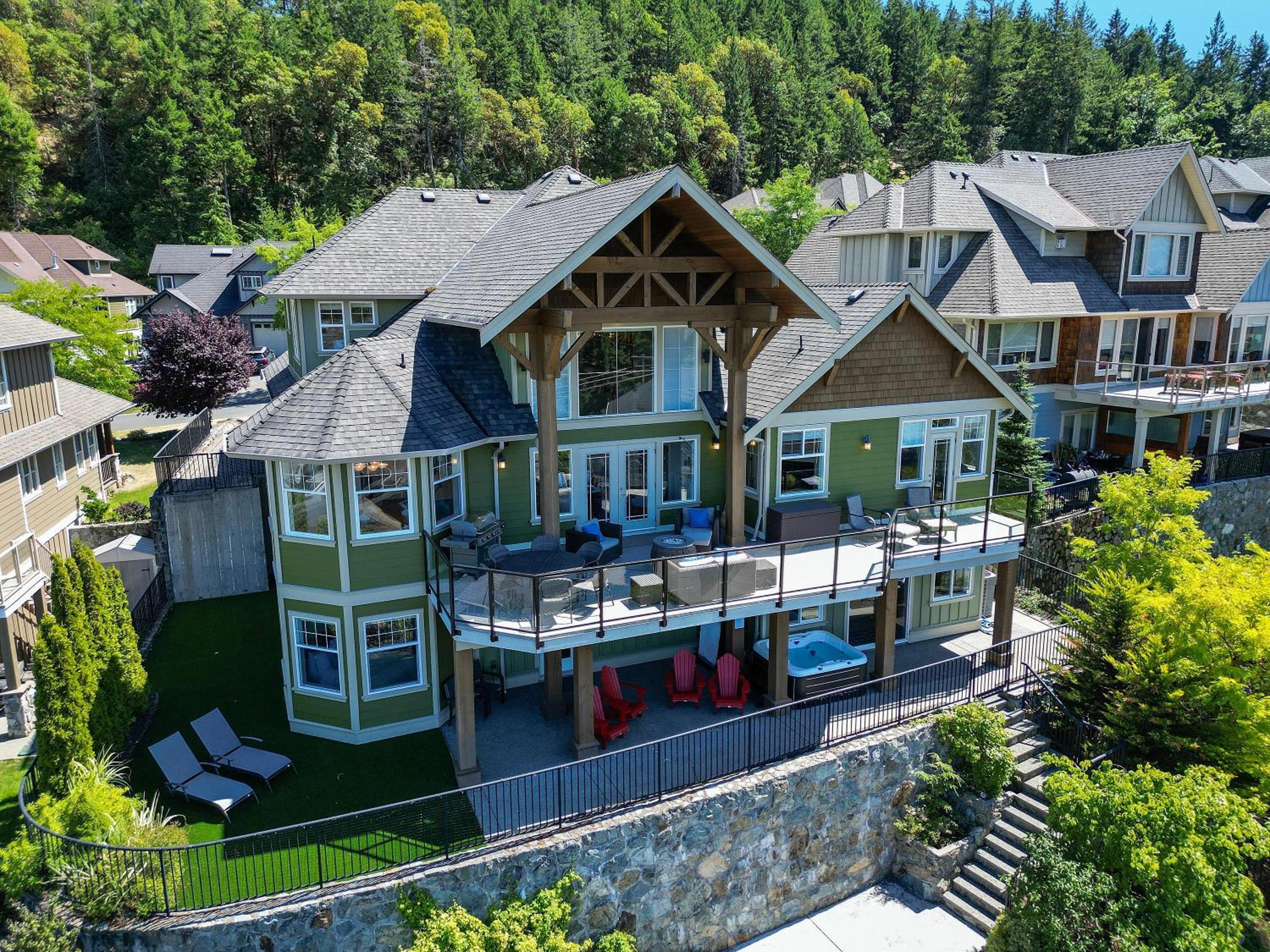 Mount Finlayson View Villa by EMR Vacation Rentals