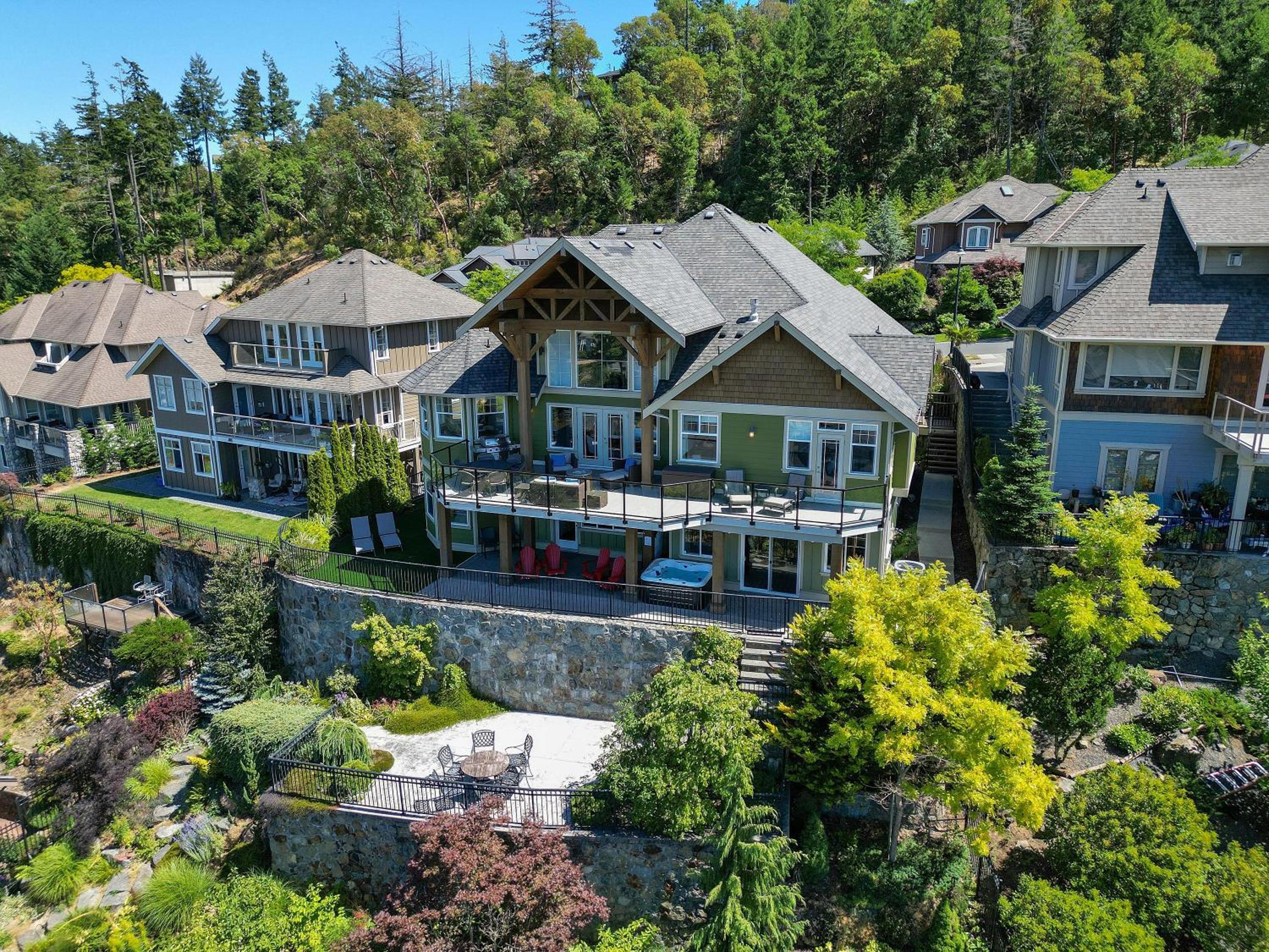 Mount Finlayson View Villa by EMR Vacation Rentals