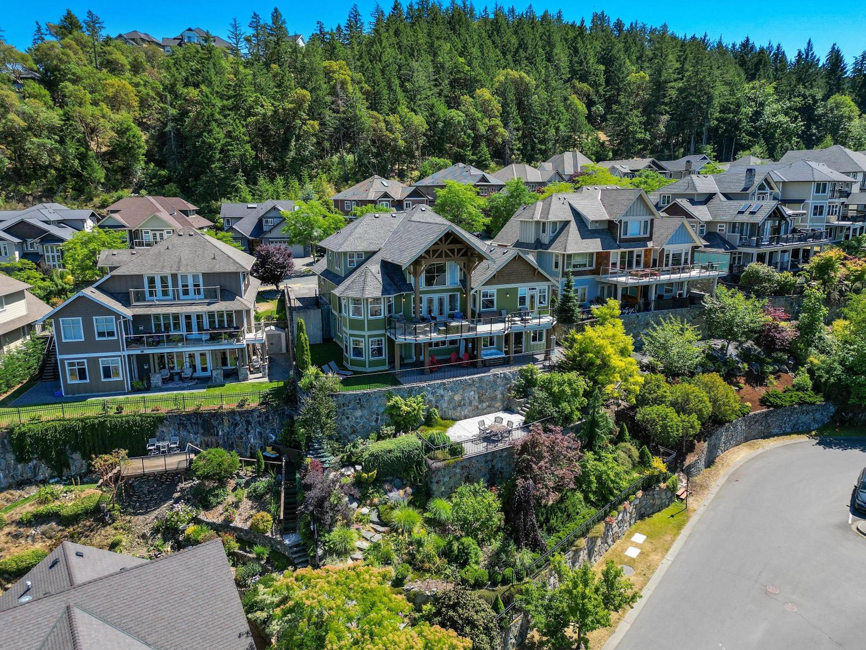 Mount Finlayson View Villa by EMR Vacation Rentals