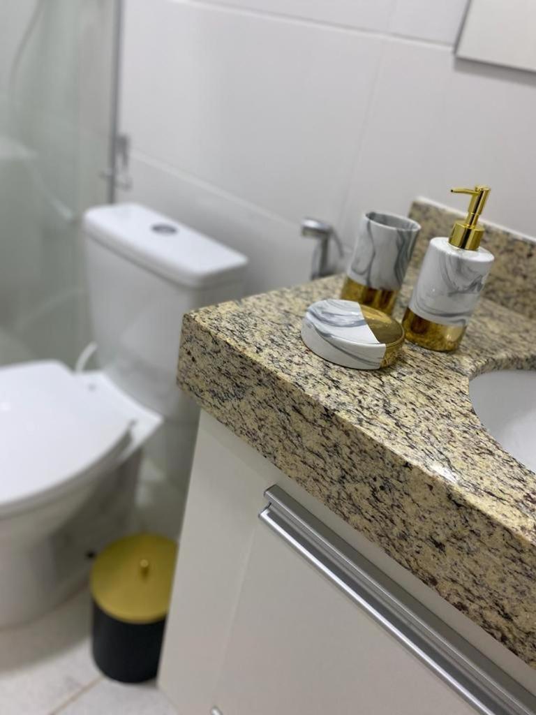 Aptos Luxo completo 2 e 3 quartos em Guriri 300 mts da praia Wi-fi grátis