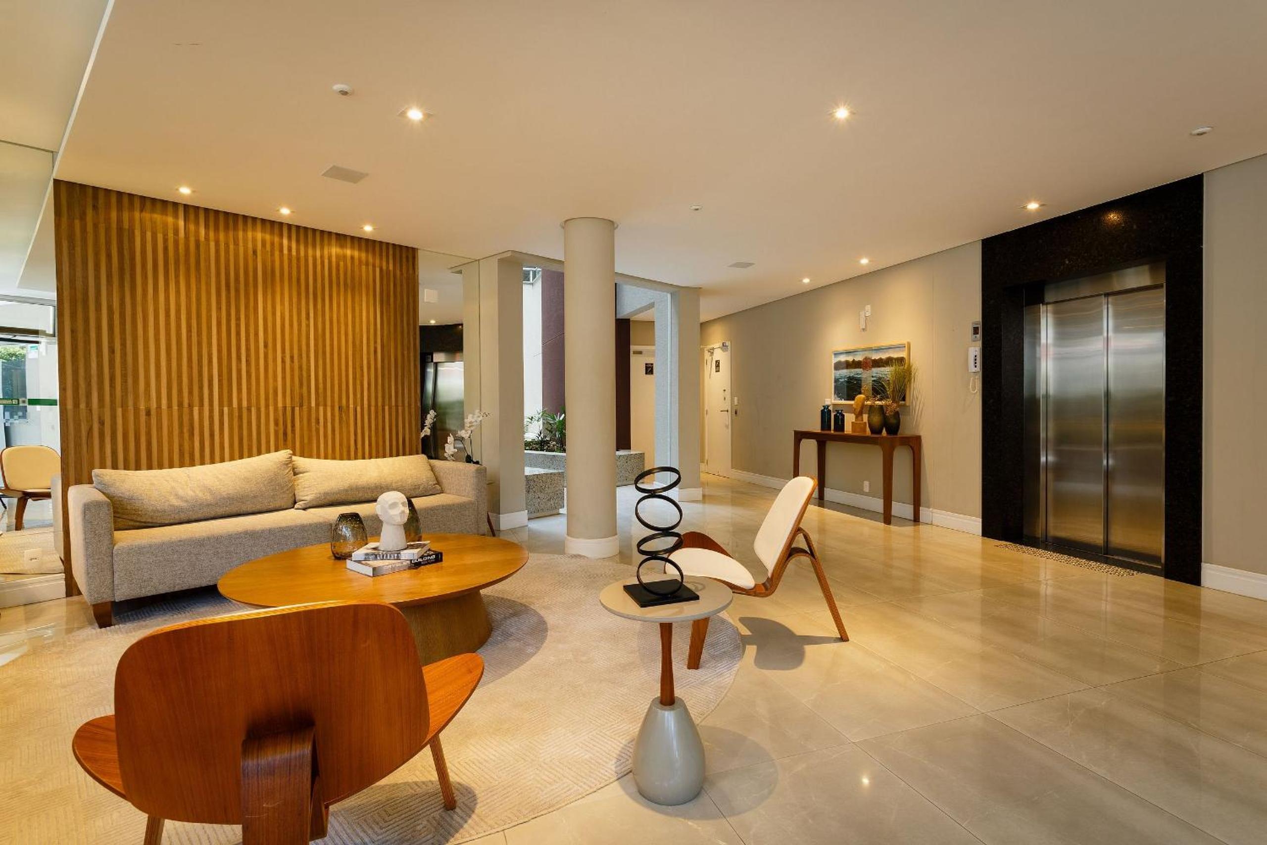 Apartment in the center with pool RRI103