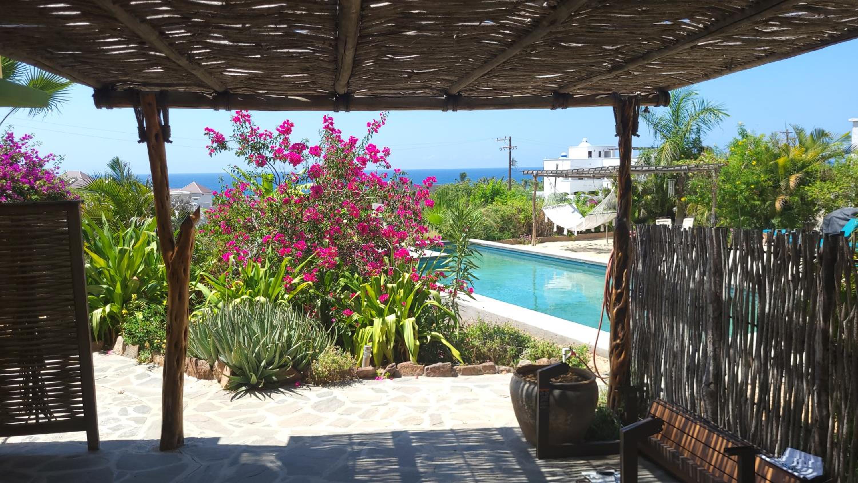 Casa Flores Casitas