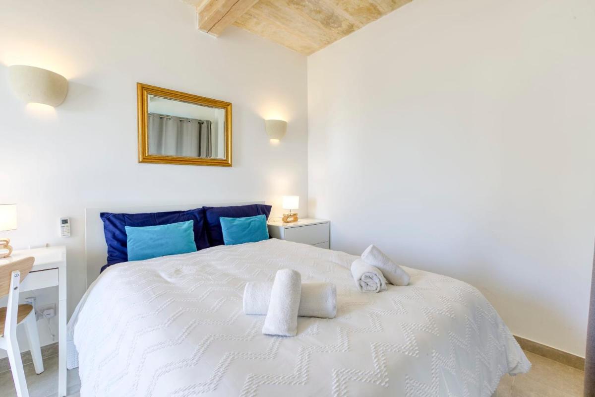 Zebbug apt with Pool-Hosted by Sweetstay view 4