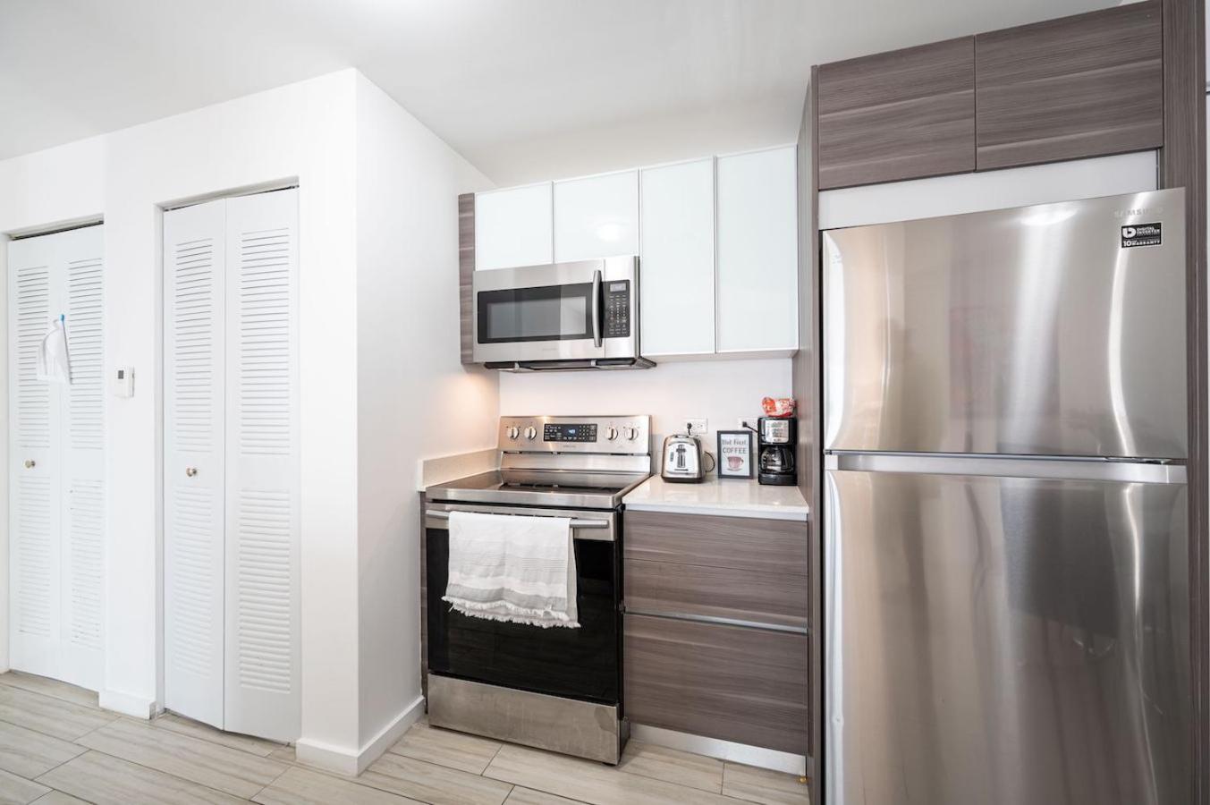Subtle 2 Bed in Edgewater Downtown with Free Parking