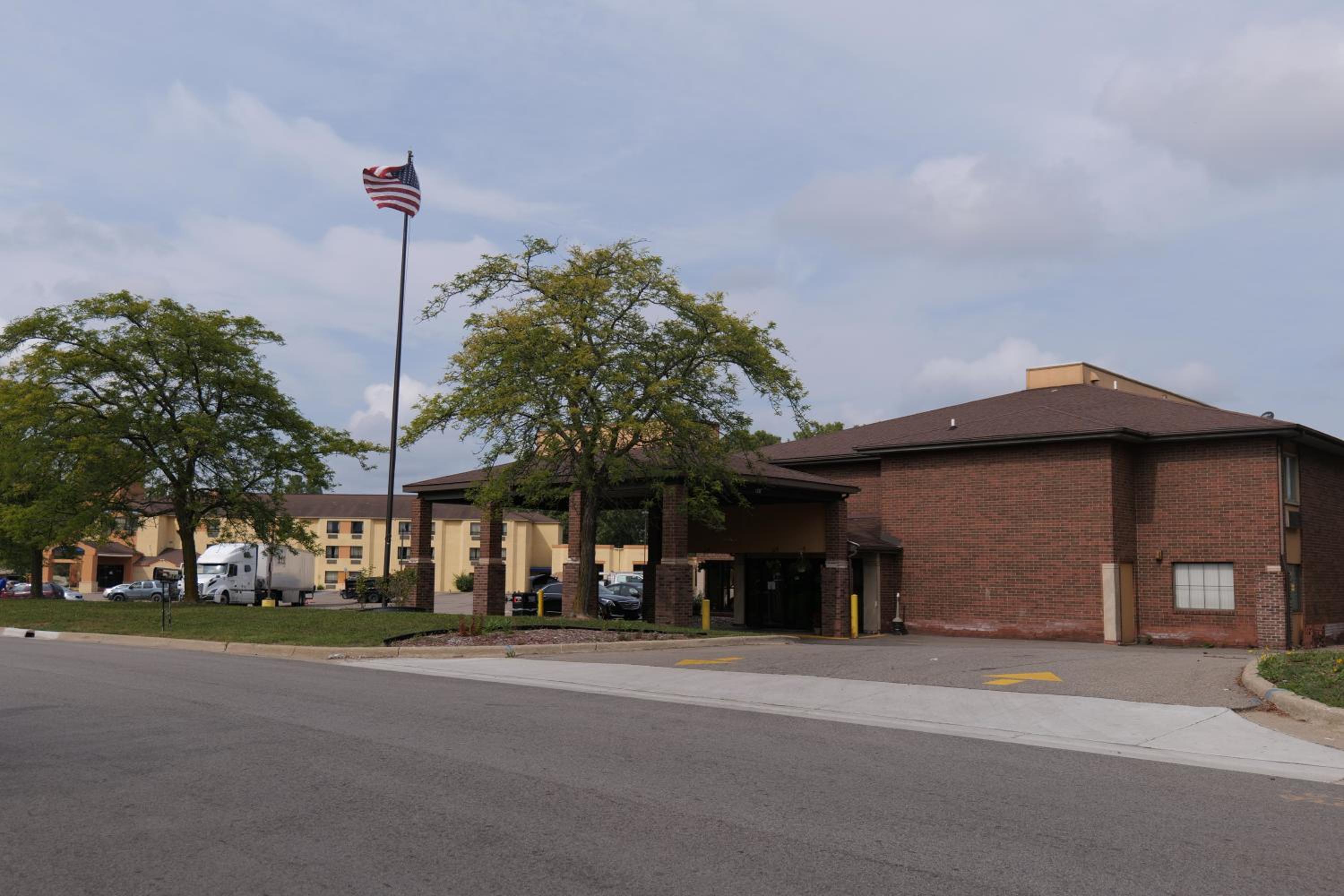 Baymont by Wyndham Flint Airport North