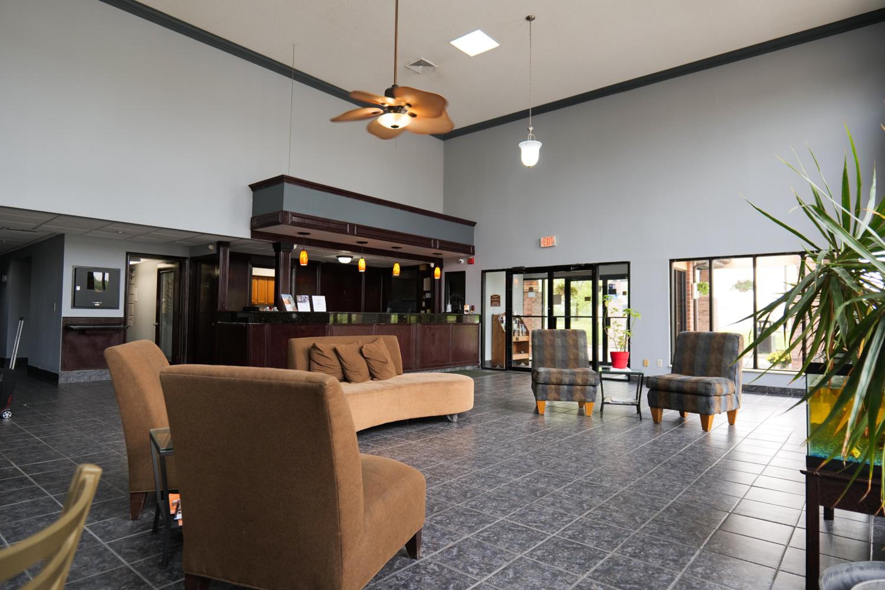 Baymont by Wyndham Flint Airport North