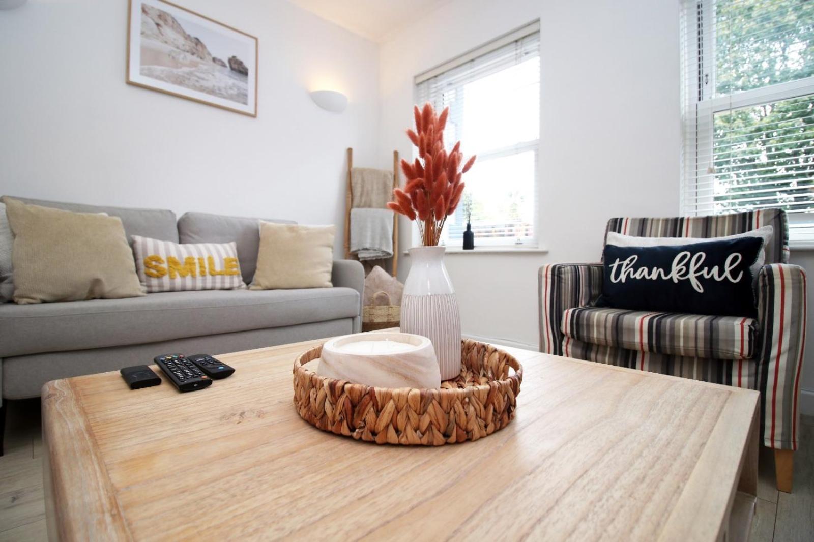 Central Mumbles Apartment, Properties By O & G, Incredible Location, Sleeps 4! view 3