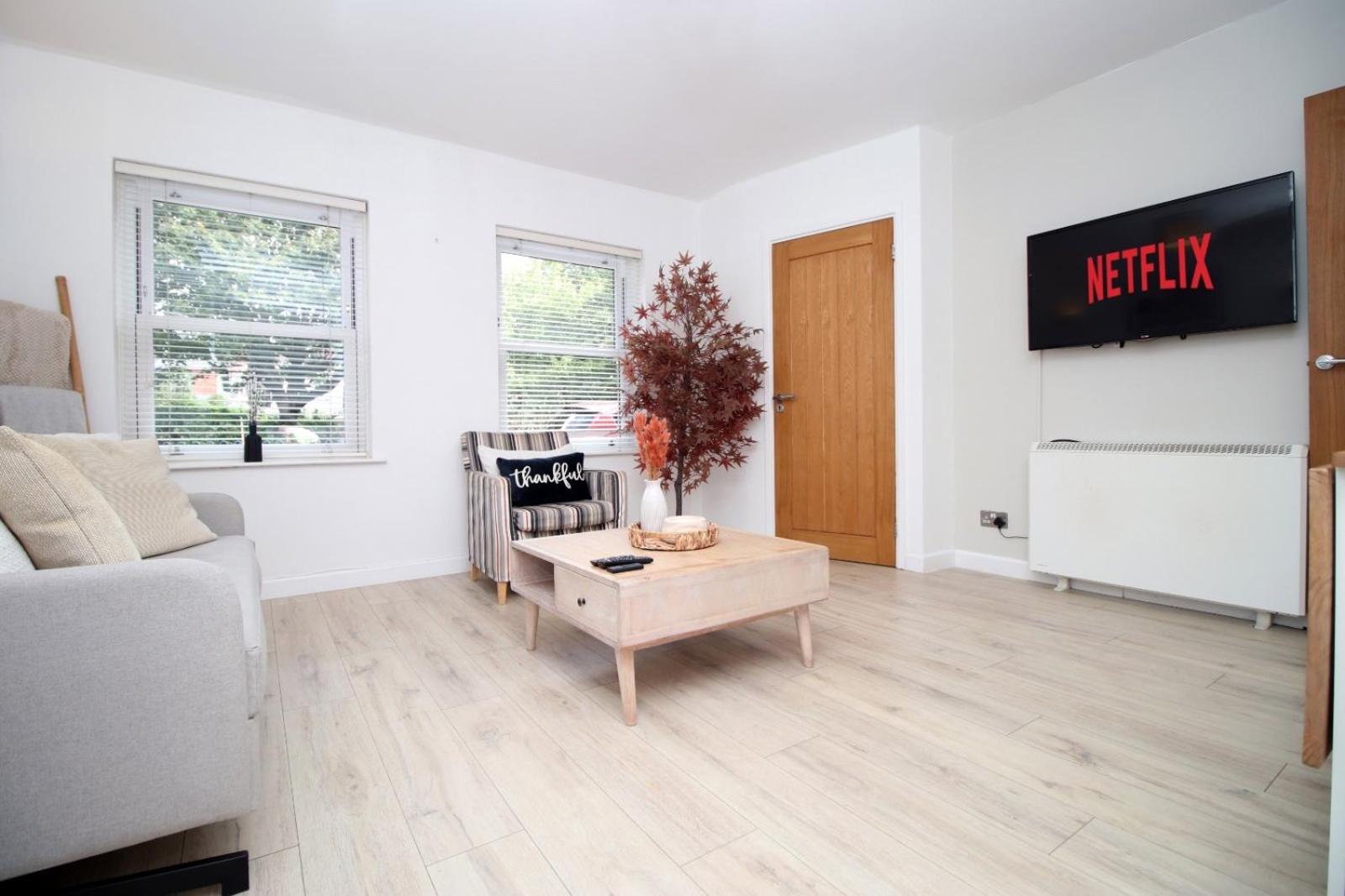 Central Mumbles Apartment, Properties By O & G, Incredible Location, Sleeps 4! view 4