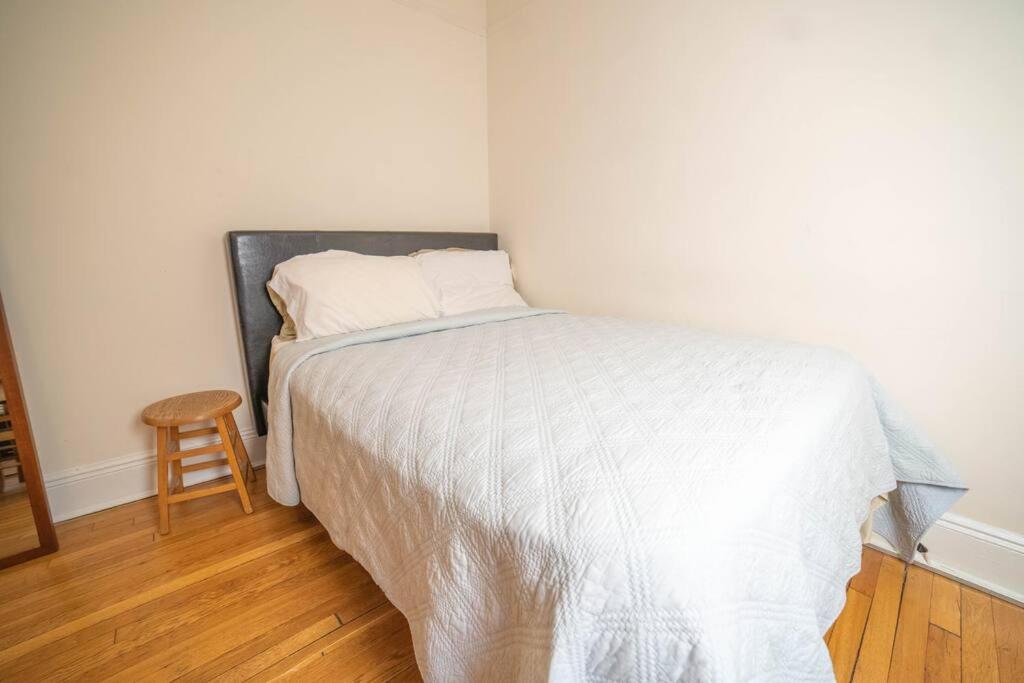 Cozy apartment in beautiful midtown Hoboken view 2