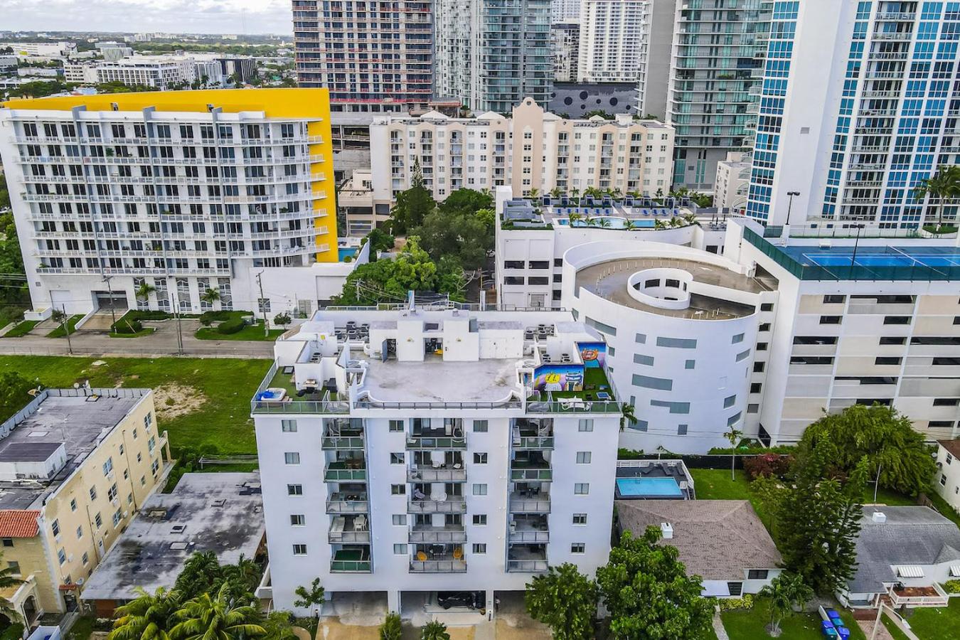 Subtle 2 Bed in Edgewater Downtown with Free Parking photo 5
