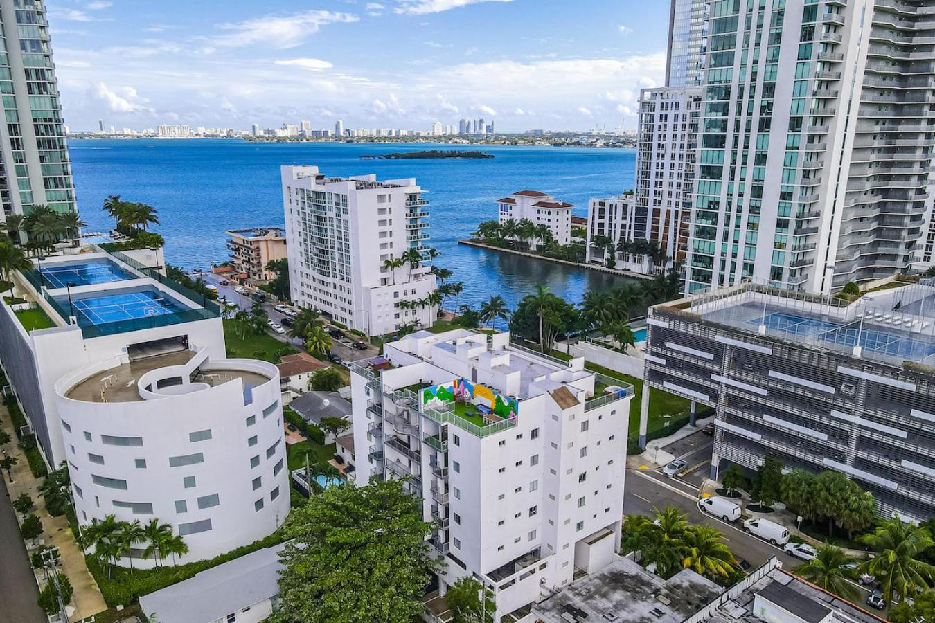 Subtle 2 Bed in Edgewater Downtown with Free Parking photo 4