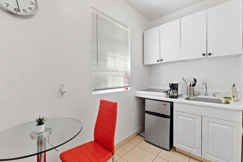 Bungalow King n Queen Bed 5m Wynwood Kitchen