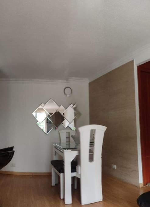 Encantador apto con piscina y parking en calasanz