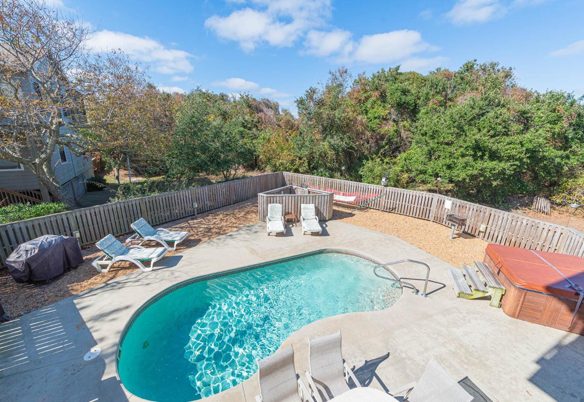 Climate Change - Duck, Sea Tern, Oceanside, 280 Yds to Beach, Pool, Hot Tub, Pets OK