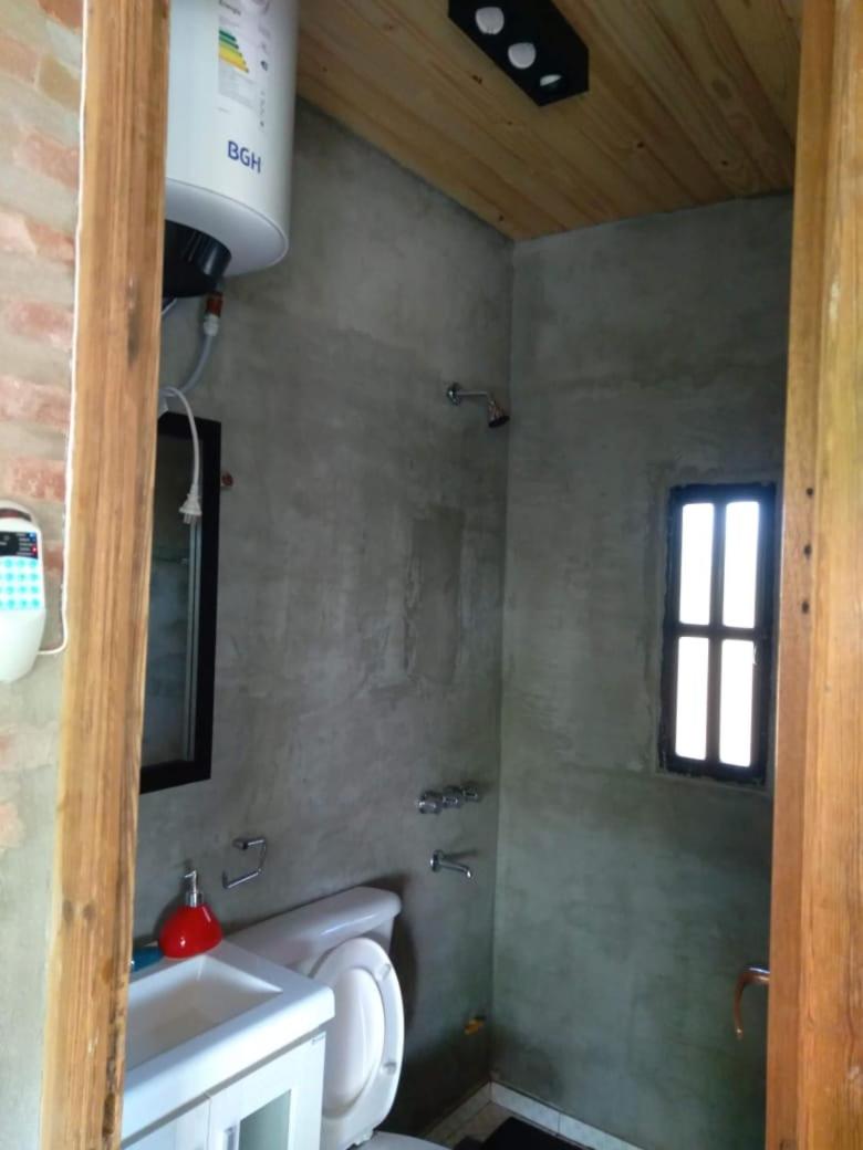 Cabaña LA PEDRERA - Pileta y a metros del Rio