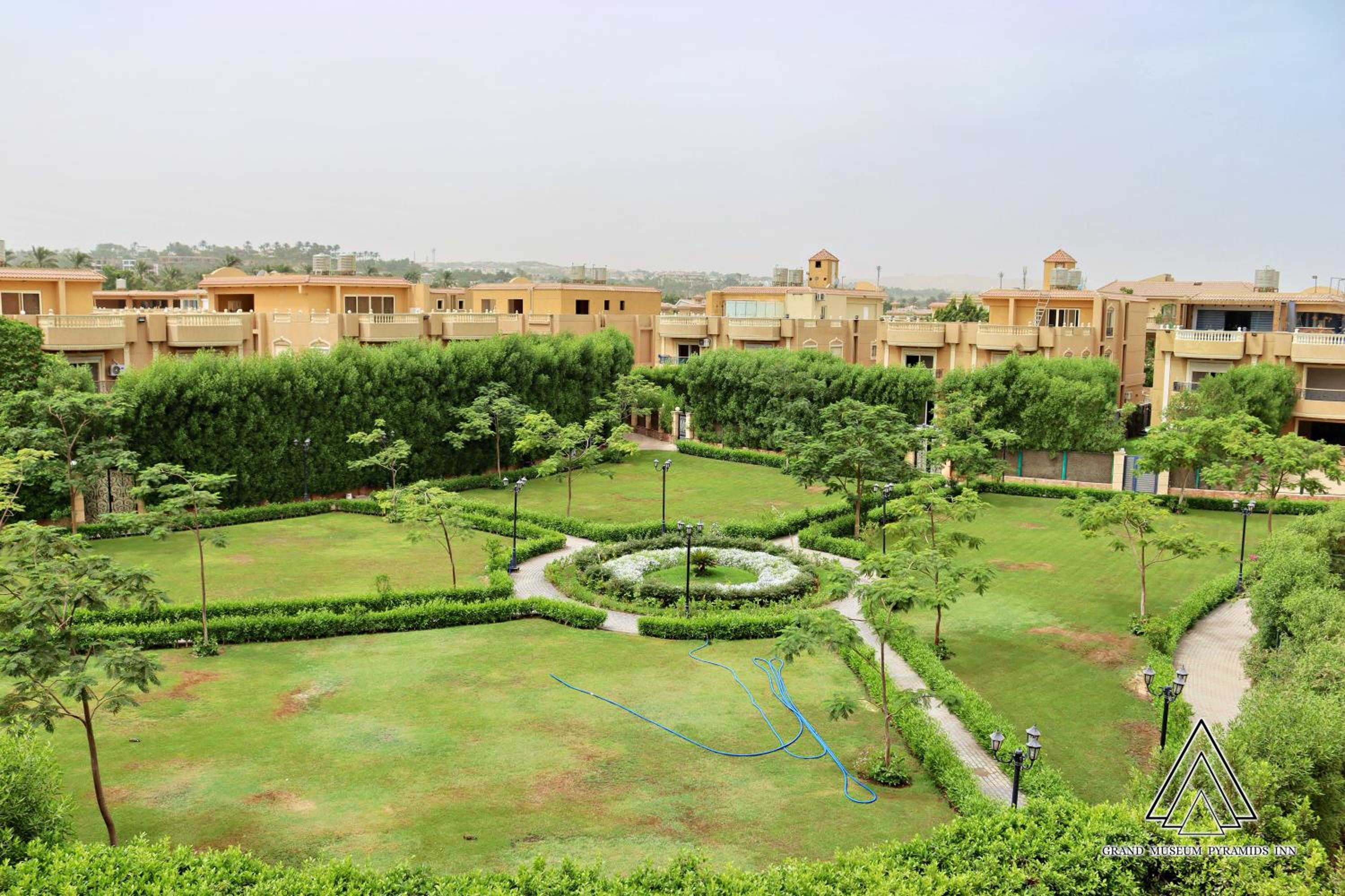 Grand Museum Pyramids Inn