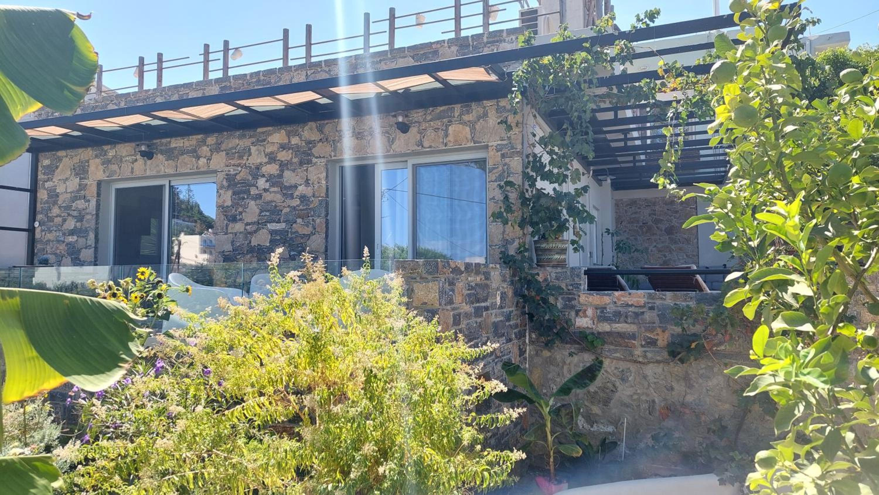 Hotel Istron Avra - Image 1